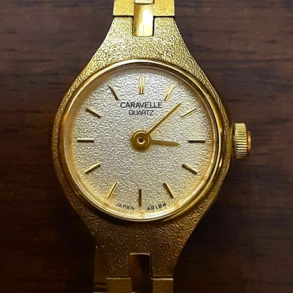 Bulova watch co. Caravelle Quartz 7in clasp closure